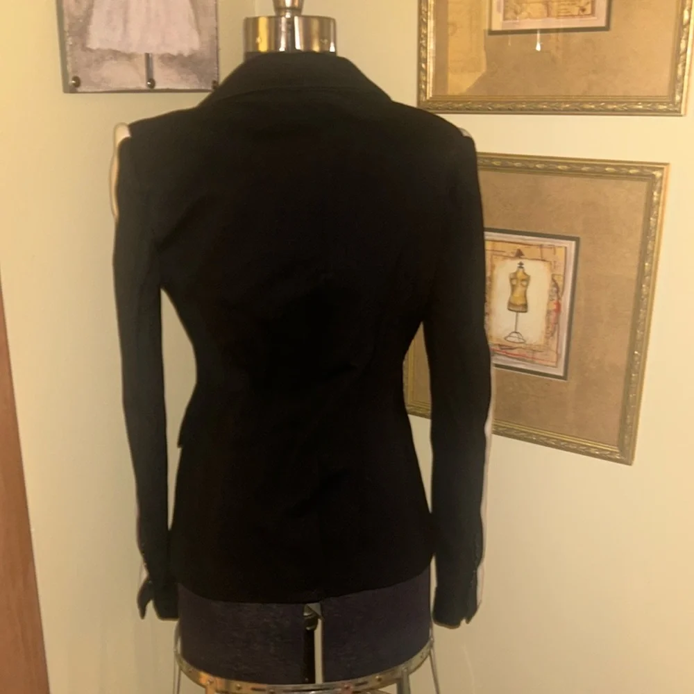 Beautiful Jacket - Picture 2 of 3